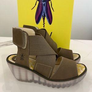 FLY LONDON YUBA WEDGE SANDAL NWT